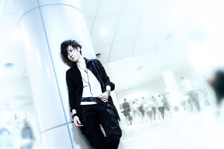 鈴木結女  アーティスト写真